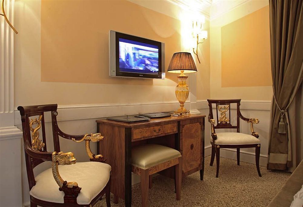 Boutique Hotel Trevi Rome Room photo