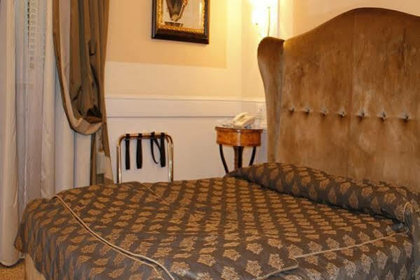 Boutique Hotel Trevi Rome Exterior photo